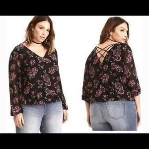 Torrid SZ00 Floral Blouse